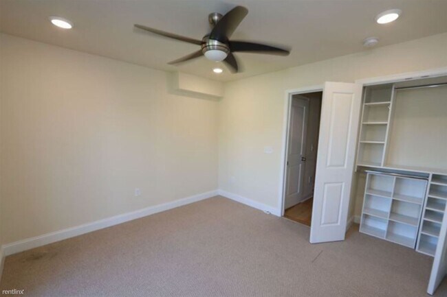 Building Photo - 4 br, 2 bath Triplex - 1950 N GRATZ ST Uni...
