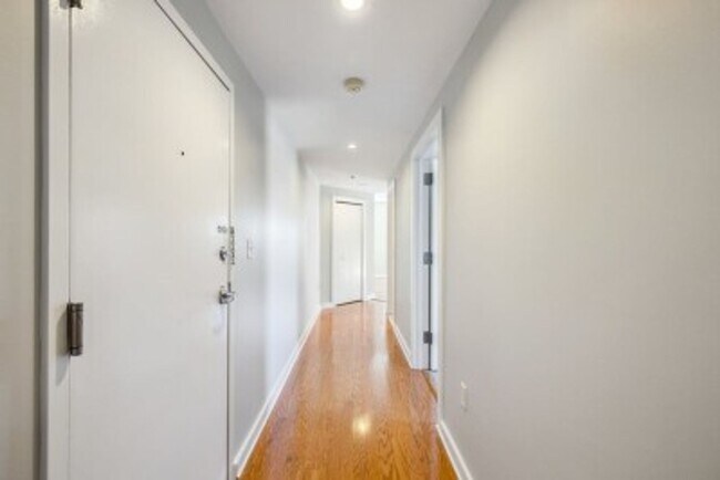 Photo - Kenmore Sq - 2 Bed 2 Bath  9/1 Apartment