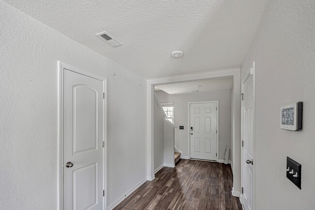 Building Photo - 736 Frosty Way