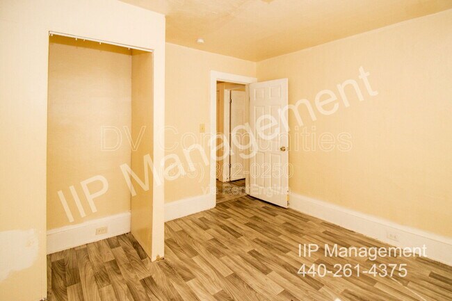 Foto del edificio - 2142 W 105th St