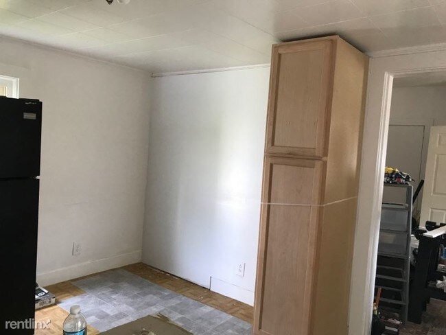 Building Photo - 4 br, 1 bath House - 7 Harrison Street