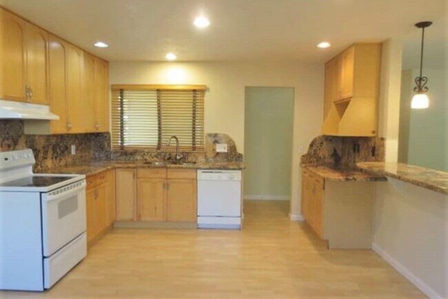 Building Photo - 118 Croydon Ct