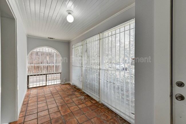 Building Photo - 1748 Hawthorne St