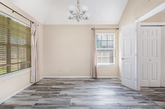 Foto del edificio - 1409 Ridge Meadow Dr
