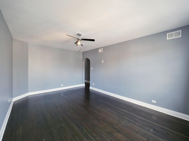 Foto del edificio - 3309 W Bryn Mawr Ave