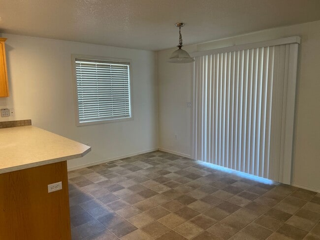 Building Photo - Pet Friendly House For Rent!!