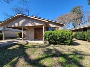 Building Photo - 4300 Hermosa Dr