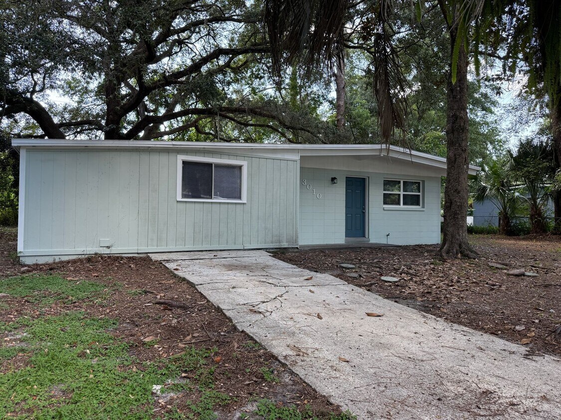 Primary Photo - Fully Renovated Mid Century House!