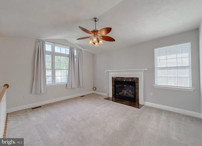 Foto del edificio - 46231 Sylvan Ct