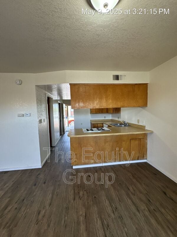 Building Photo - 1226 S Santa Fe St