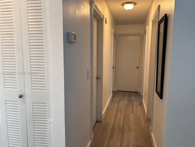 Foto del edificio - 19623 NW 30th Pl