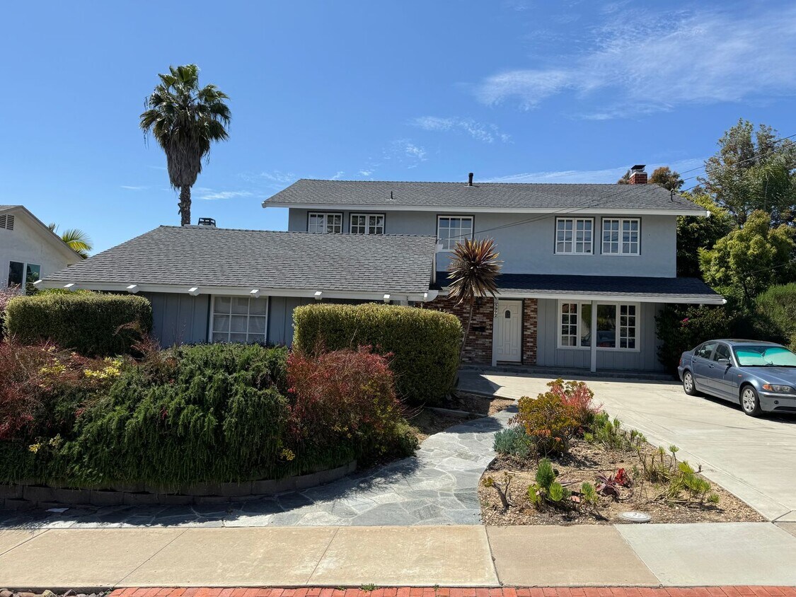 Primary Photo - Beautiful 4 BD/2.5BA Home in University City!