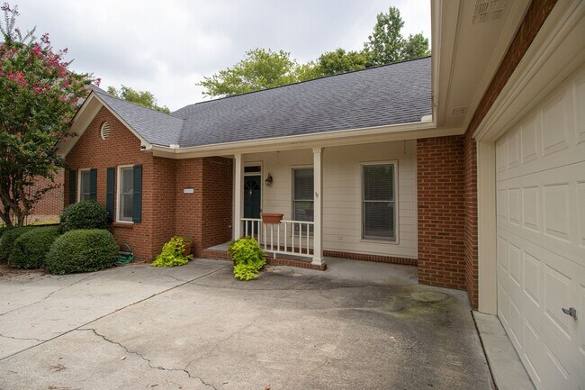 Foto del edificio - 2220 Montclair Dr