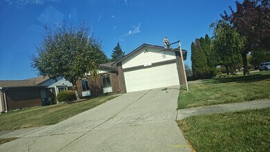 Building Photo - 5055 Scarsdale Dr