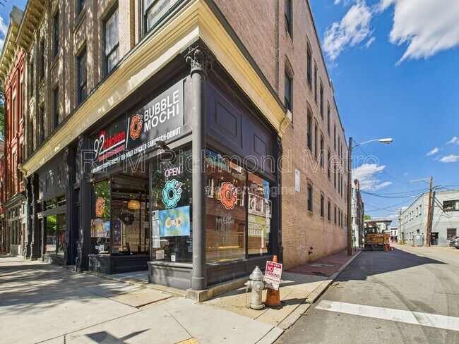 Building Photo - 200 W Broad St