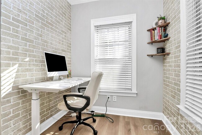 Foto del edificio - 105 S Summit Ave