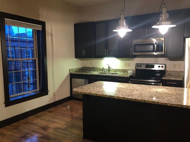 Foto del edificio - 101 W 2nd St