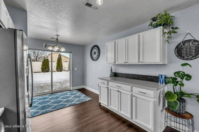 Foto del edificio - 3-Bedroom Home in The Landings – Fully Fenced Yard & 2-Car Garage