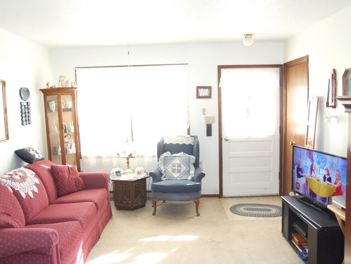 214 Mamie Eisenhower Ave Unit 2, Boone, IA 50036 Apartments in Boone