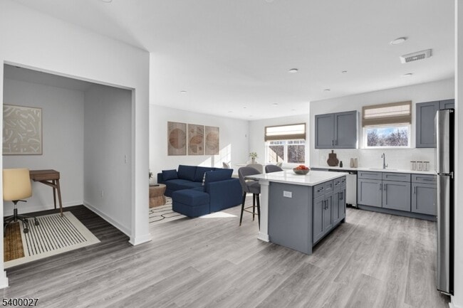 Building Photo - 9-9u-1 Hellers Ln