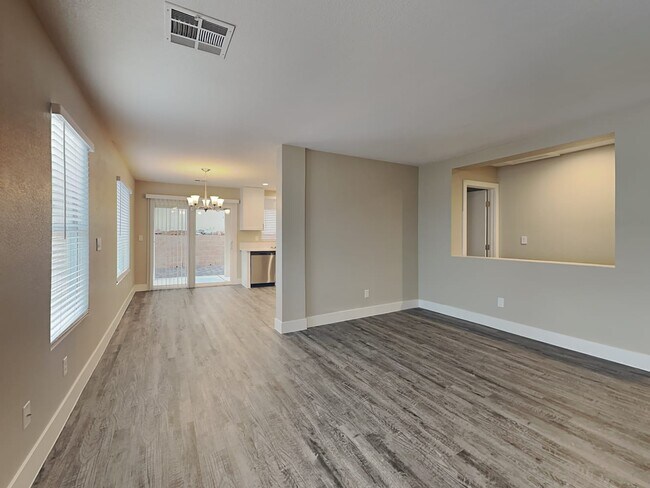 Building Photo - 8648 Shady Pines Dr