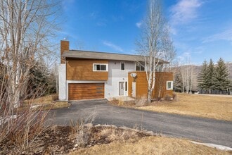 Building Photo - 11 Russell Trail