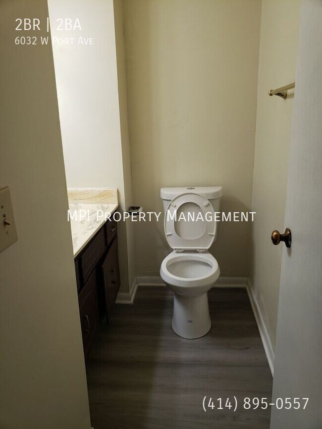 Foto del edificio - 6032 W Port Ave