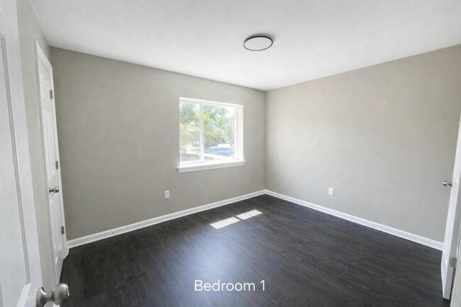 Building Photo - 1312 Jasper Ave