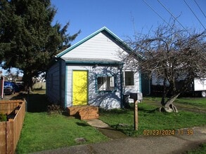 Building Photo - 1227 Chenault Ave