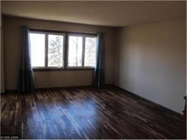 Building Photo - 8261 Yellowstone Ln N