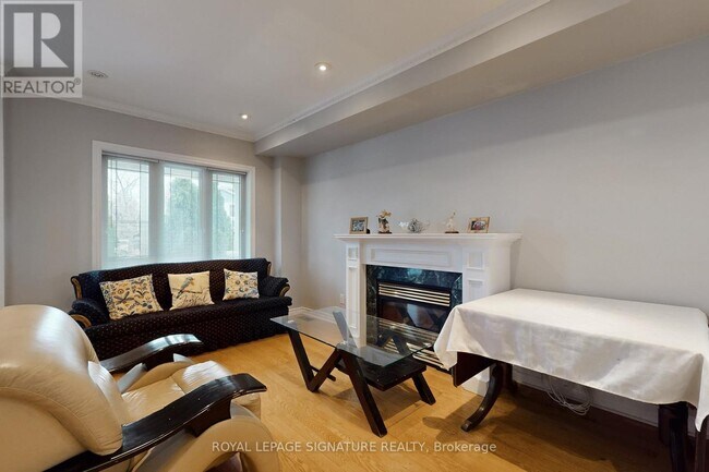 Photo du bâtiment - 950 Greenwood Ave