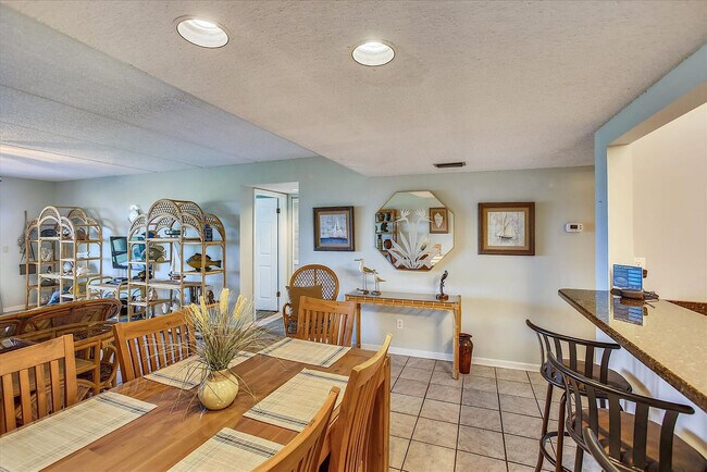 Building Photo - 6100 A1A S