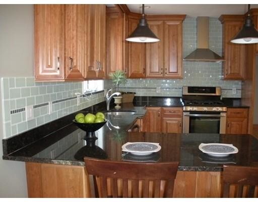 Foto del edificio - 72 Sewall Ave