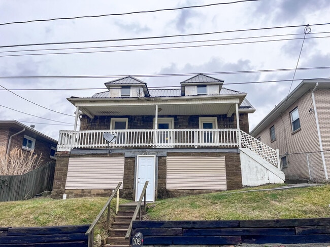 Building Photo - 205 S 17th St