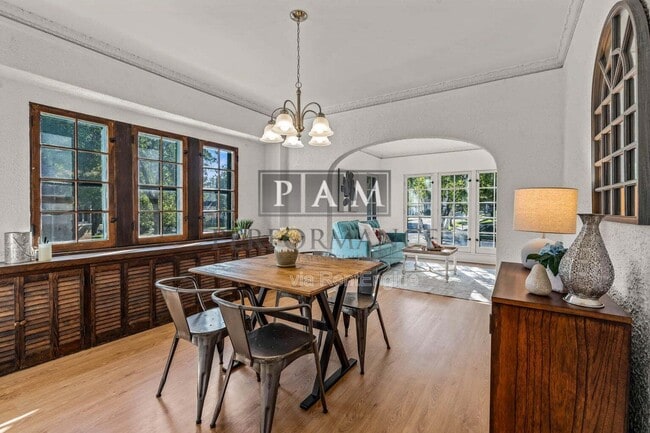 Building Photo - 2400 N 56th St