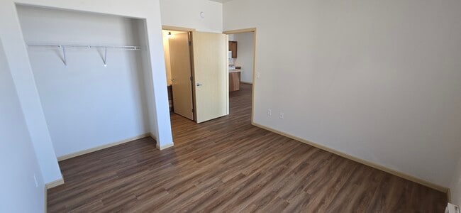 Building Photo - Dakota Crossing Apartments