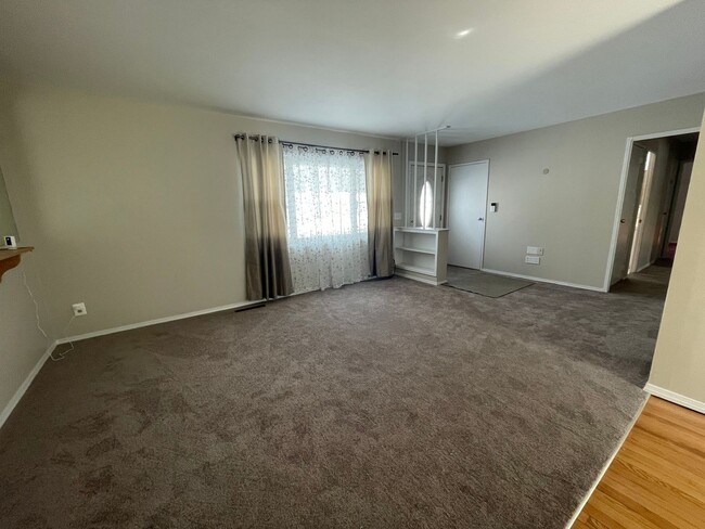 Building Photo - Updated 3-Bedroom Ranch with Finished Basement in Pittsfield, Massachusetts