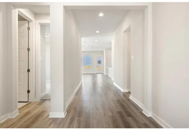 Foto del edificio - 1561 Sawmill Xing