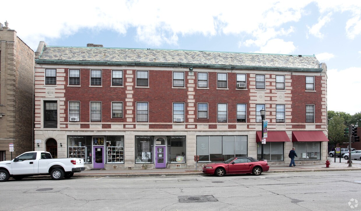 Foto del edificio - 739-743 Main St