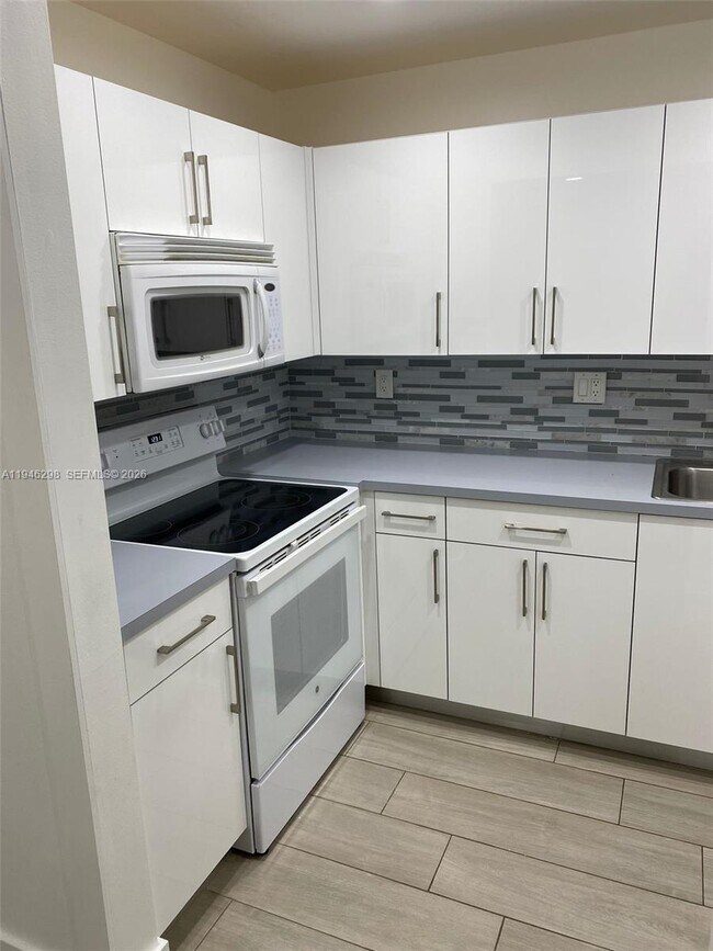 Building Photo - 805 NW 7th Street Rd