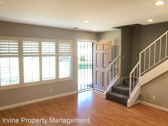 Building Photo - 2 br, 1.5 bath House - 8571 Edgebrook Dr.
