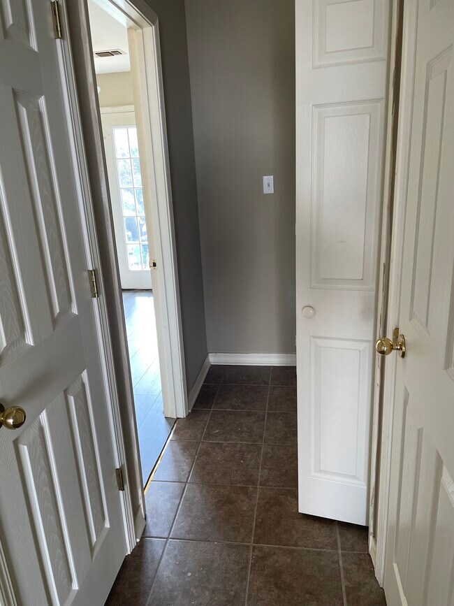 Foto del edificio - 61 Inverness Rd