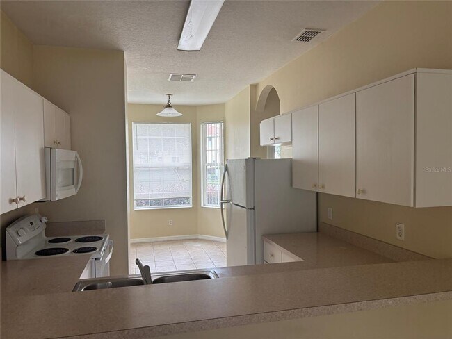 Building Photo - 1158 S Beach Cir