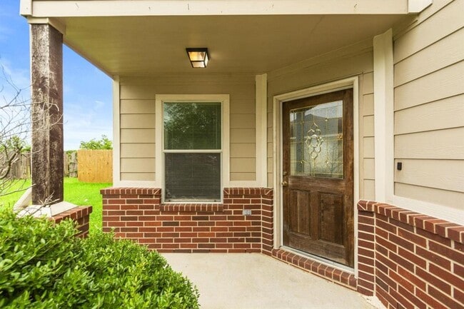 Building Photo - 9311 Norwood Trails Dr