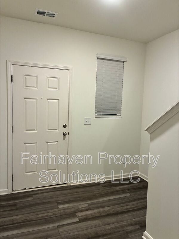 Building Photo - 1050 Paddington Dr