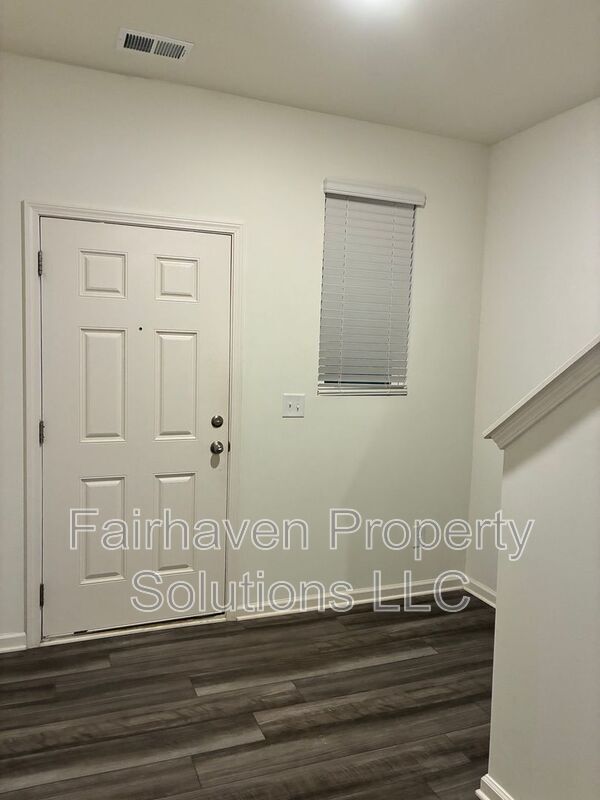 Foto del edificio - 1050 Paddington Dr