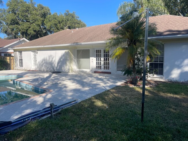 Building Photo - Original Carrollwood Executive Home