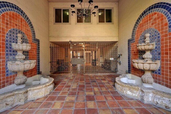 Foto del edificio - 505 W 7th St