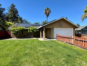 Building Photo - 1745 Chalet Ct