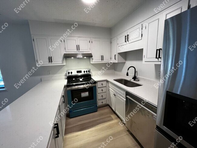 Building Photo - 3714 Penny St SW